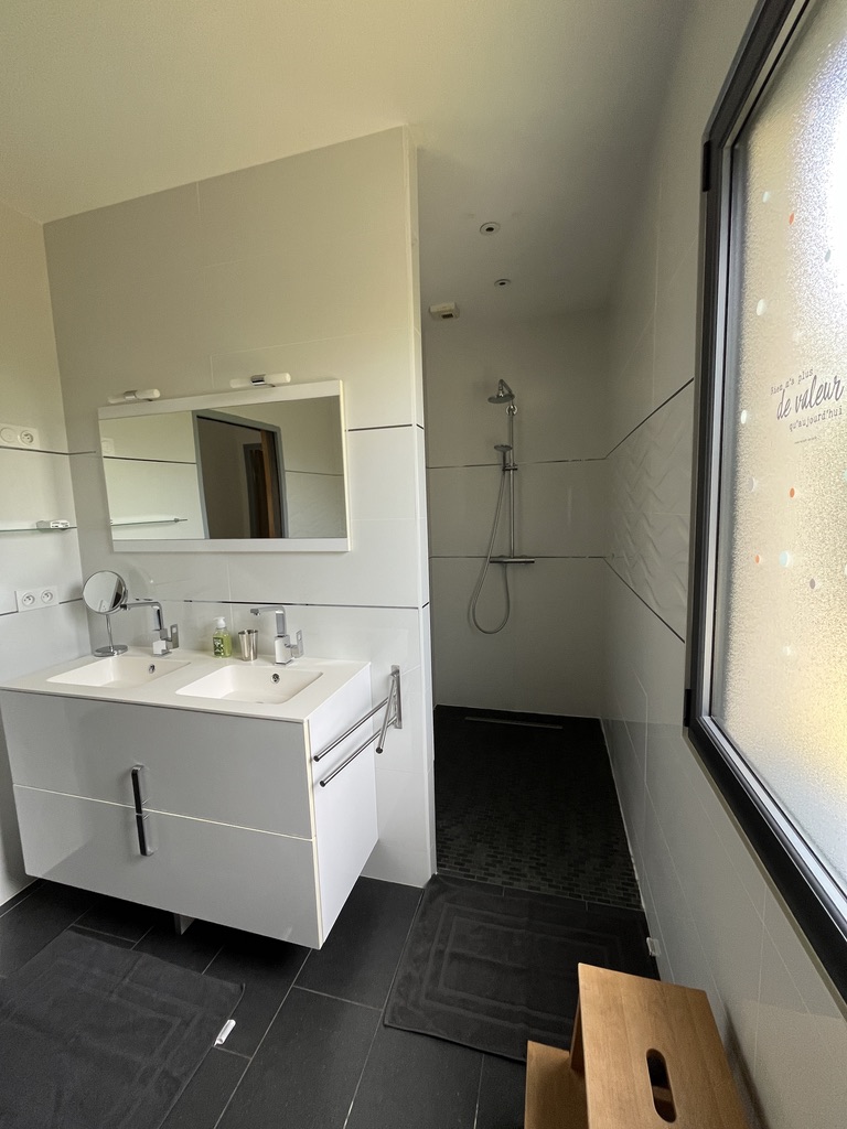 Gites Chambres Dhotes Indre-et-Loire 37 Villa Lys calme confort piscine jacuzzi Amboise