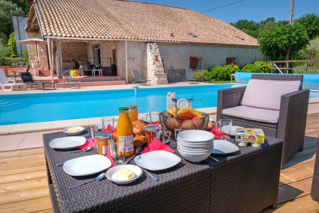 Gites Chambres Dhotes Lot-et-Garonne 47 Gite avec salle de réception &  vue panoramique 