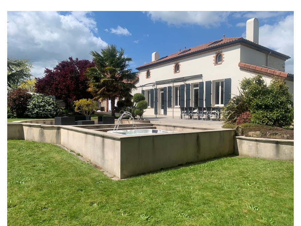Gites Chambres Dhotes Maine-et-Loire 49 Gîte spacieux L'Étoile Filante  18 KM Puy du fou
