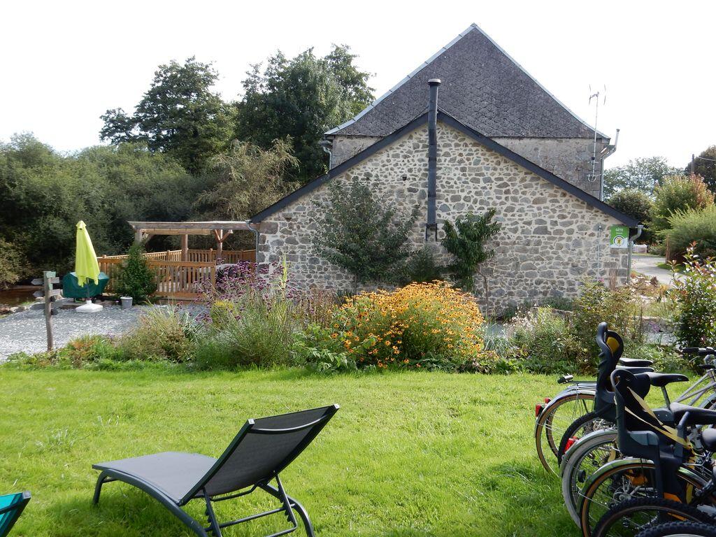 Gites Chambres Dhotes Creuse 23 Les Pieds dans l'Eau, sur la Rive de "la Gartempe"
