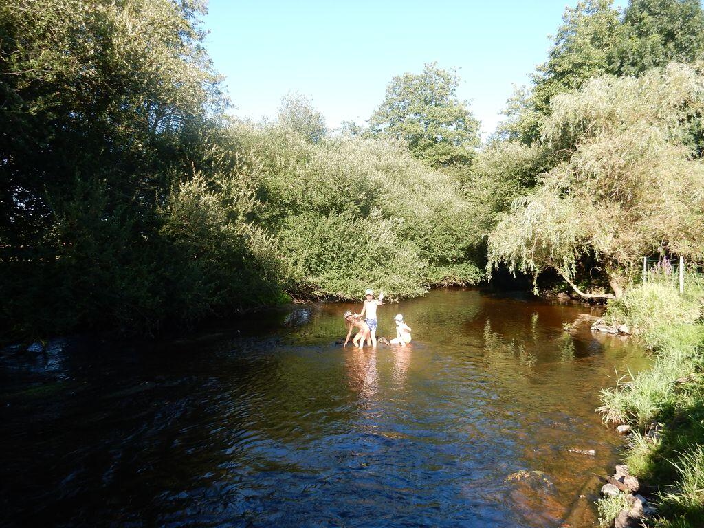 Gites Chambres Dhotes Creuse 23 Les Pieds dans l'Eau, sur la Rive de "la Gartempe"