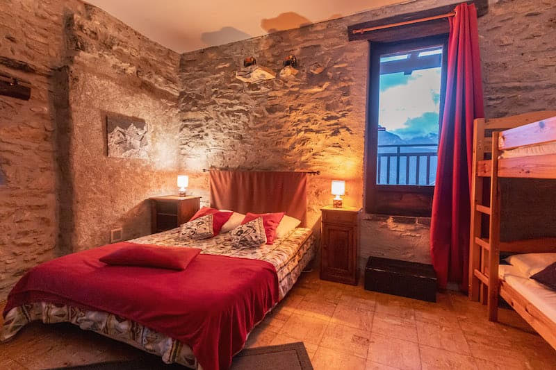 Gites Chambres Dhotes Isère 38 Chalet L'Aurienchon pour 33 personnes (9 chambres)