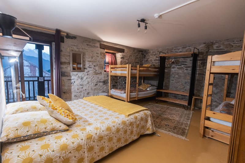 Gites Chambres Dhotes Isère 38 Chalet L'Aurienchon pour 33 personnes (9 chambres)