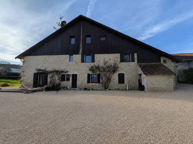 Gites Chambres Dhotes Doubs 25 L'Escale de Notre-Dame – 2 maisons, 30 personnes